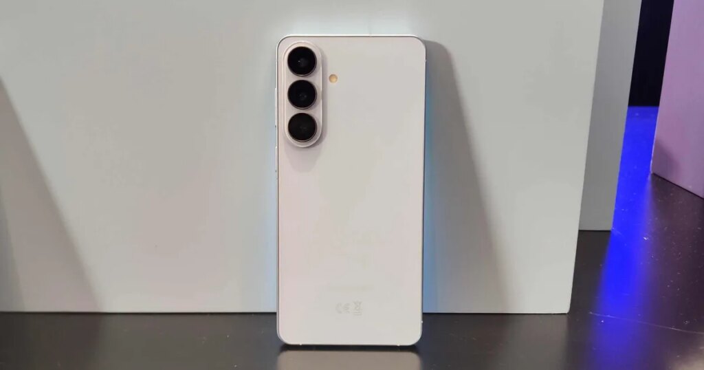Samsung may have downgraded the Galaxy S27 Pro's zoom lens to cut costs