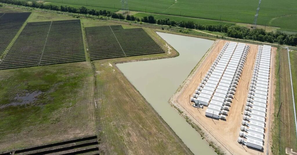 Tesla Megapacks power Ørsted's big new Texas grid battery