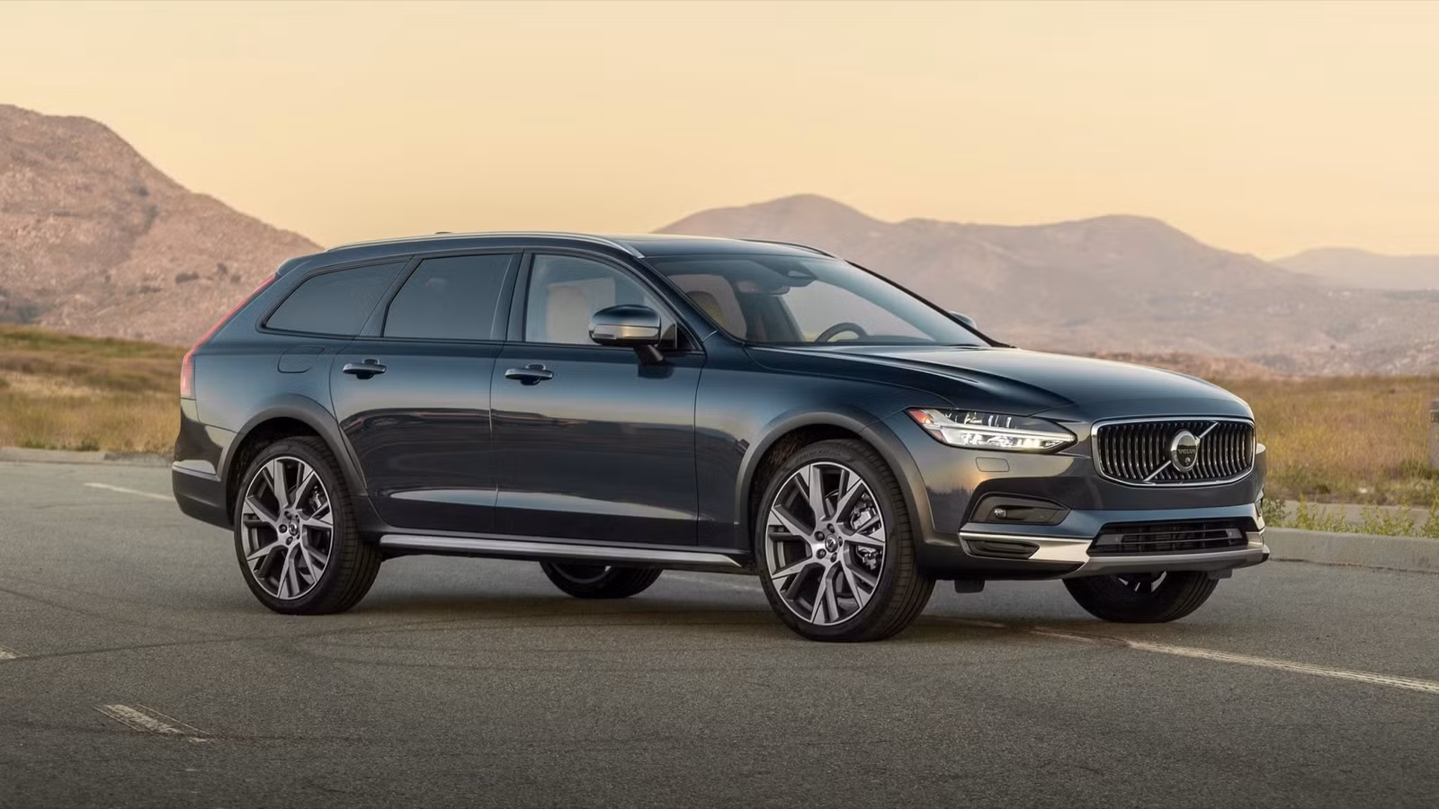 The Luxury Wagon Nobody Bought That’s Now Cheaper Used Than A New Honda Accord The Luxury Wagon Nobody Bought That's Now Cheaper Used Than A New Honda Accord