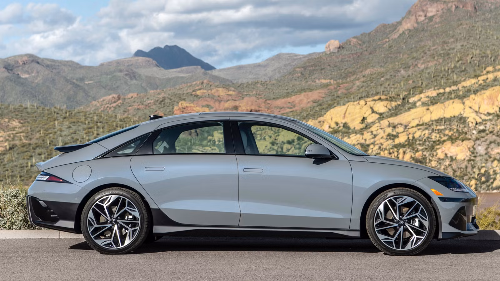The Most Affordable EV From 2024 With Over 350 Miles Of Range The Most Affordable EV From 2024 With Over 350 Miles Of Range