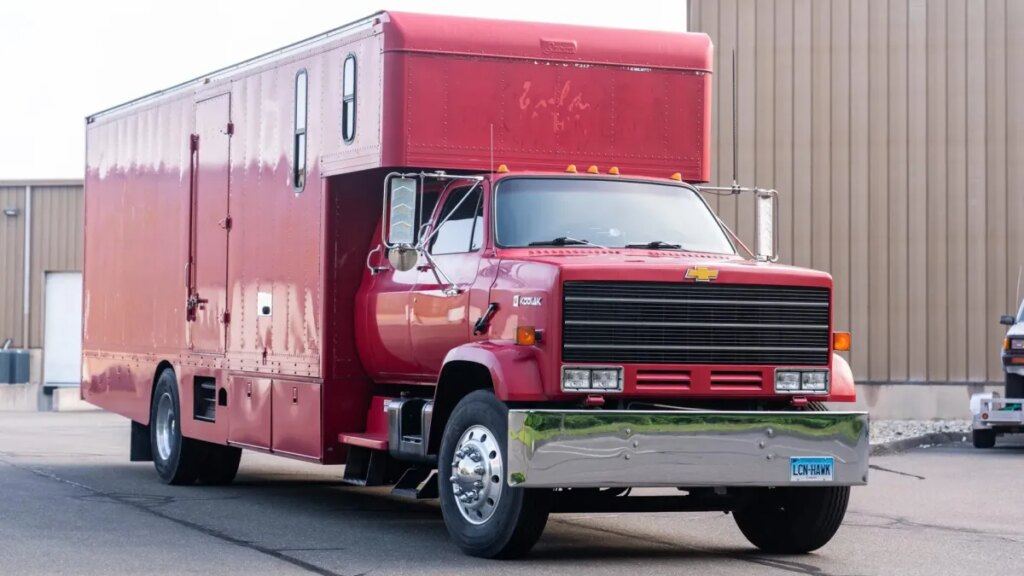 The World’s Largest Chevy Squarebody Truck Is Up for Sale The World's Largest Chevy Squarebody Truck Is Up for Sale