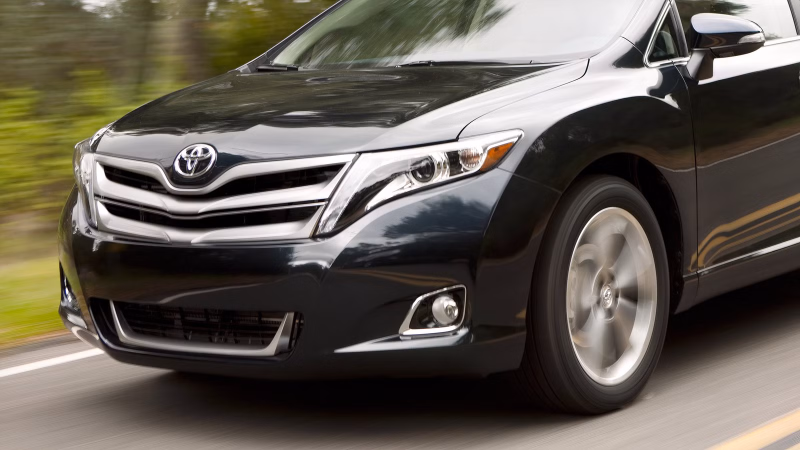 Toyota’s First Wagon-SUV Rides Like A Lexus Luxury Sedan, And Only Costs $10,000 Toyota’s First Wagon-SUV Rides Like A Lexus Luxury Sedan, And Only Costs $10,000