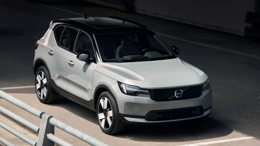2027 XC40 Adds Much-Needed Updates to Volvo's Cheapest Gas SUV