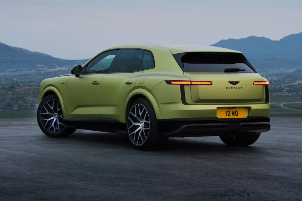 Crewe’s First EV Looks Meaner Than a Bentayga and Makes 235 More HP Crewe's First EV Looks Meaner Than a Bentayga and Makes 235 More HP