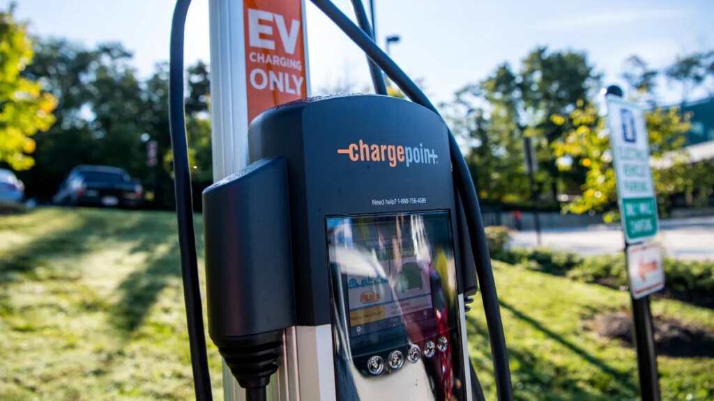 EV Renter Hit With $418 Charging Bill After Using Dealer's Public Charger