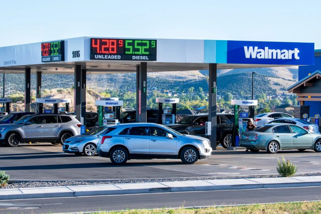 Feds' MPG Rollback Will Make Cars Cheaper, So You Can Spend All the Money Saved on Gas Instead