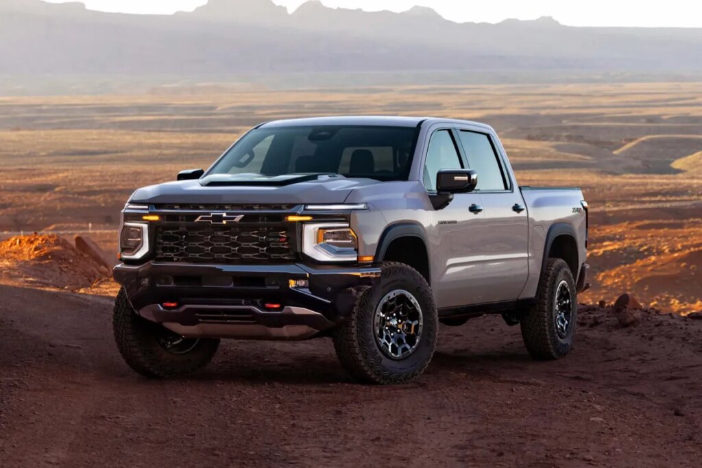 GM's New V8 Trucks Ditch Oil Dipstick for Digital Gauge