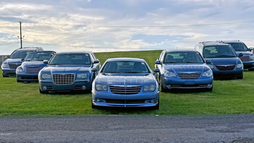 Meet the Guy Who Owns Every 2007 Chrysler Model in the Same Shade of Blue Meet the Guy Who Owns Every 2007 Chrysler Model in the Same Shade of Blue