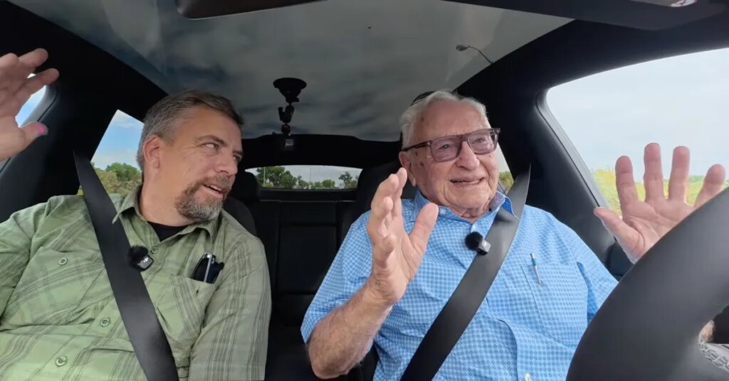 Musk promotes blatant Tesla FSD misuse as crash lawyers rejoice
