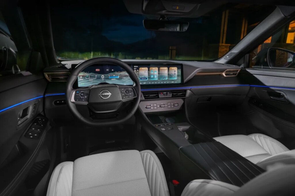 Nissan Exec Rejects Touchscreen-Only Controls, Says It's 'Not a Jewelry Car'