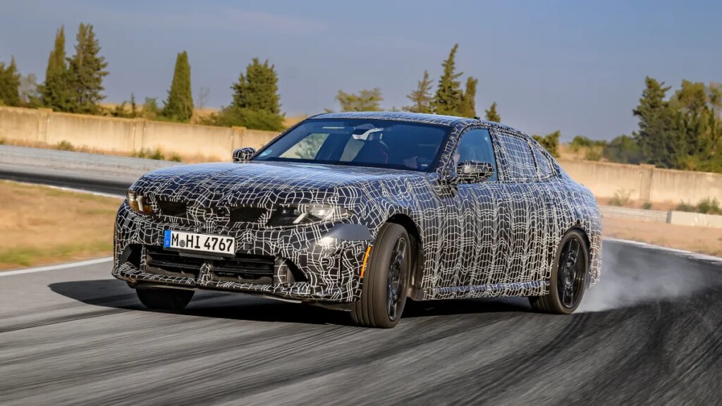 Straight-Six-Powered BMW M350 Promises 443 HP and a Drift Mode Straight-Six-Powered BMW M350 Promises 443 HP and a Drift Mode