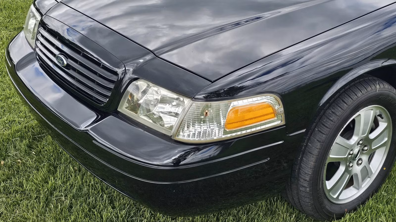 The Crown Victoria LX Sport Is A Rare Performance Loophole The Crown Victoria LX Sport Is A Rare Performance Loophole