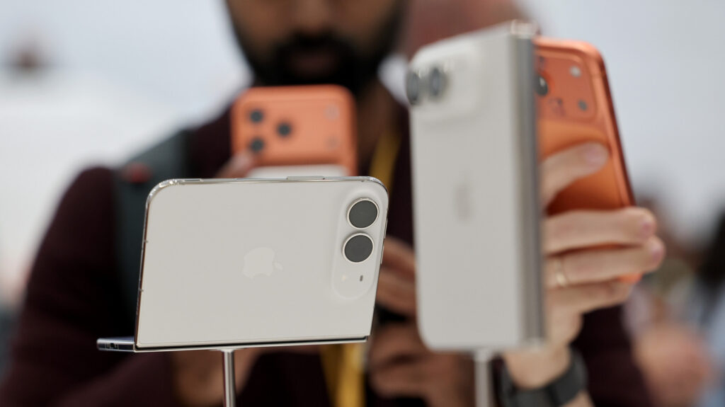 What Is iPhone Handoff And Which Carriers Support It? What Is iPhone Handoff And Which Carriers Support It?