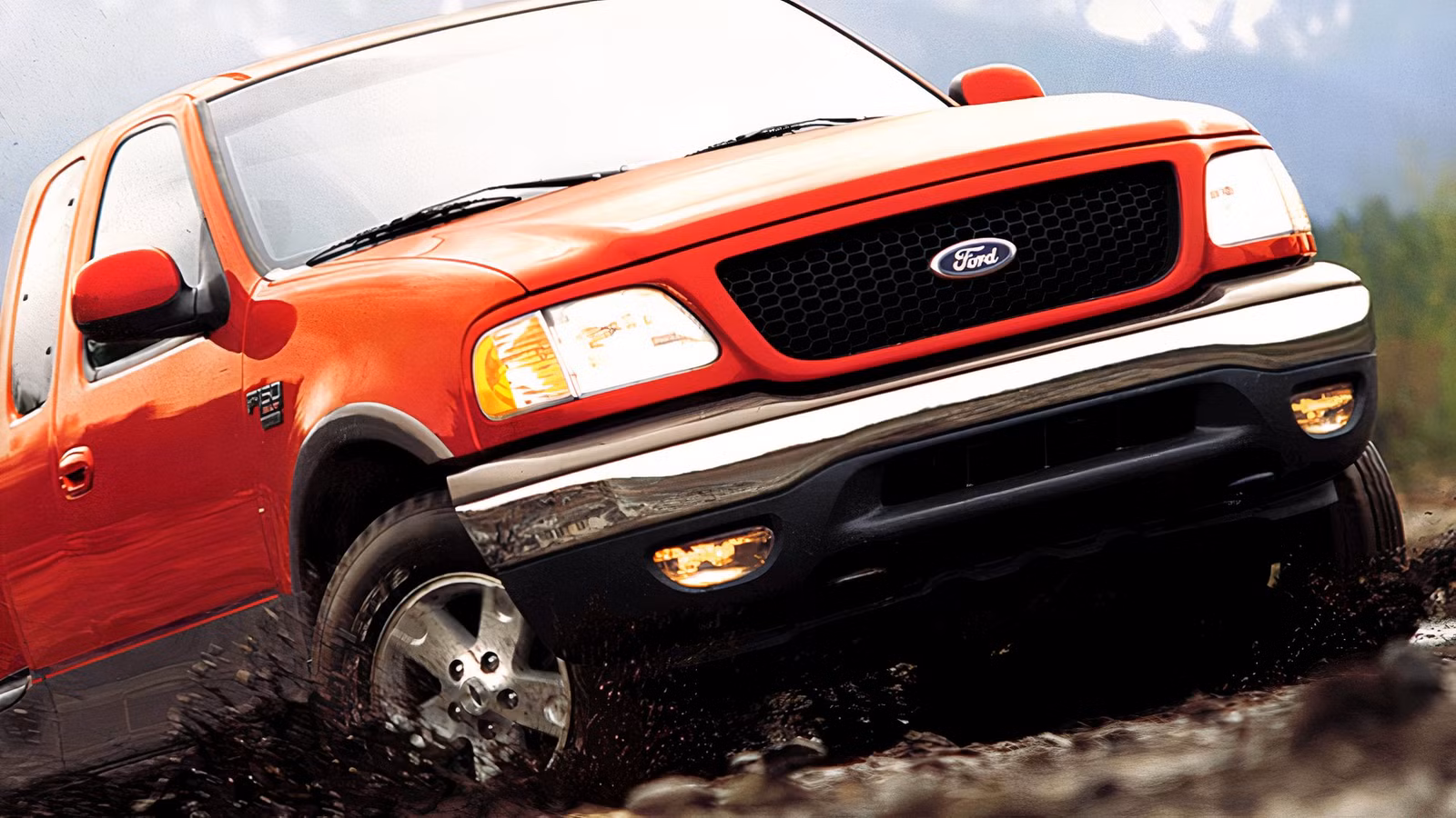 Your Dad’s 2005 Full-Size Pickup Is Lighter Than The Modern Family SUV Sitting in Your Driveway Your Dad’s 2005 Full-Size Pickup Is Lighter Than The Modern Family SUV Sitting in Your Driveway
