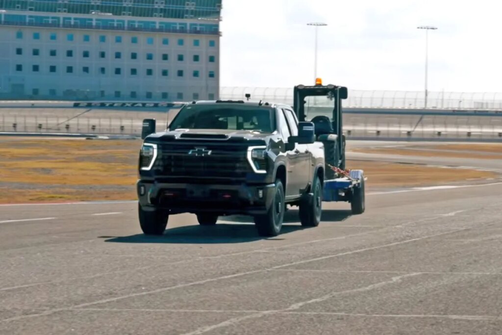 You’ve Never Seen a 16,000-Pound Trailer Stay This Stable in a Panic Brake You've Never Seen a 16,000-Pound Trailer Stay This Stable in a Panic Brake