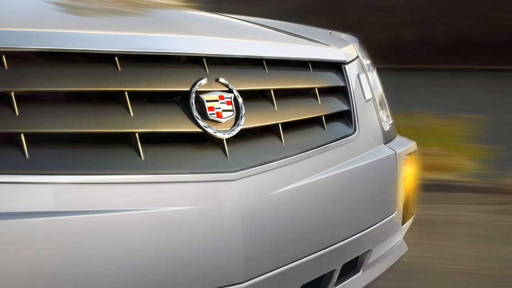 320 HP V8, Rear-Wheel Drive, And 3 Rows Of Seats 320 HP V8, Rear-Wheel Drive, And 3 Rows Of Seats