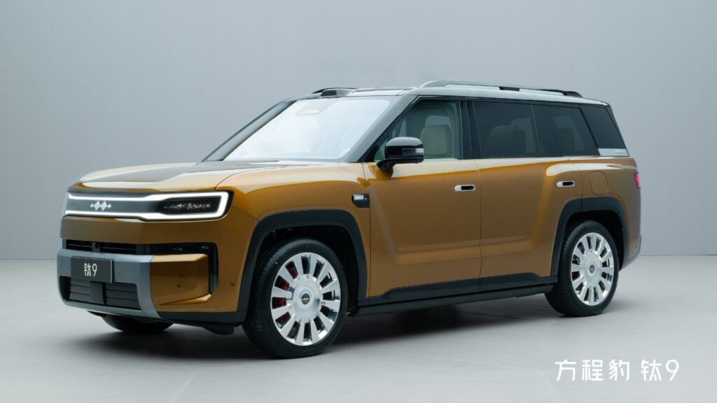 Gold Fang Cheng Bao Tai 9 SUV with a silver roof, shown from the front three-quarter angle.