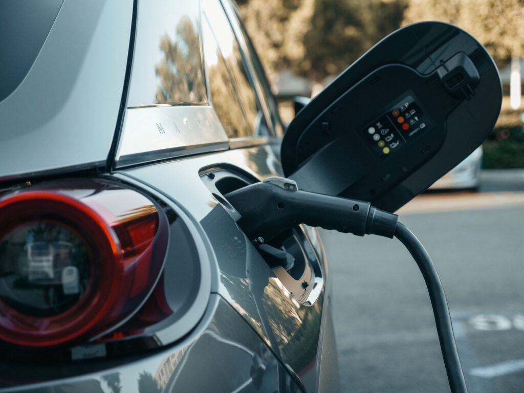 EDC identifies EVs, batteries among Canada’s top cleantech export opportunities EDC identifies EVs, batteries among Canada's top cleantech export opportunities