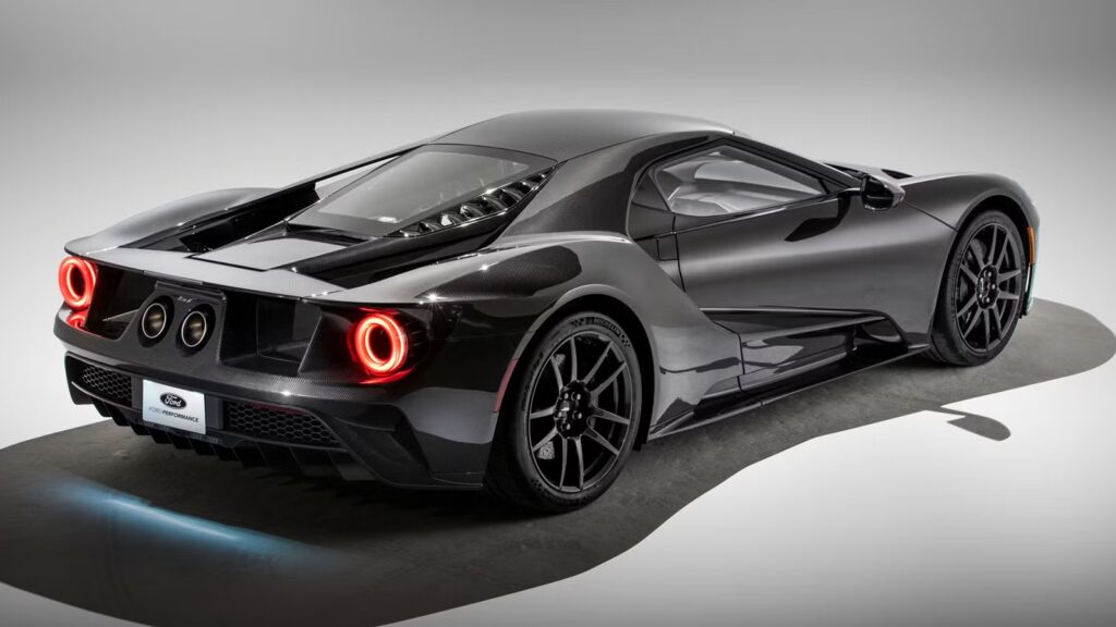 Ford GT 0-60, Top Speed, Horsepower, And More
