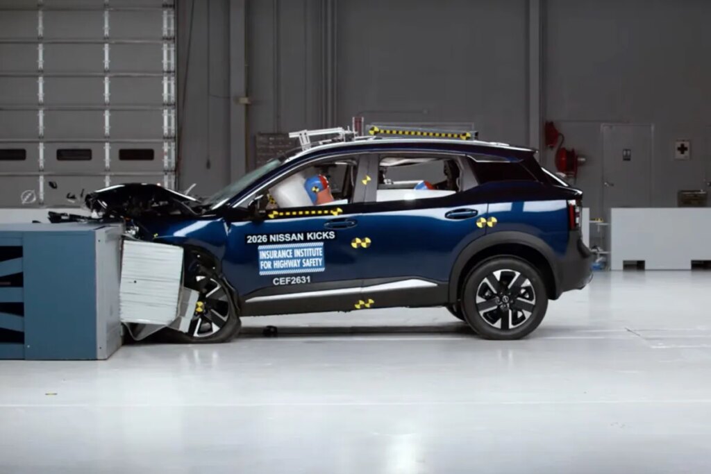 IIHS Put a Bunch of Crossovers Through Its Updated Crash Test. Only One Was ‘Good’ IIHS Put a Bunch of Crossovers Through Its Updated Crash Test. Only One Was 'Good'