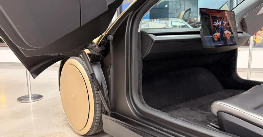Tesla wants to sell you a useless car with no steering wheel this year