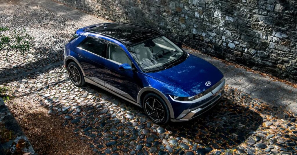 The Hyundai IONIQ 7 is coming as a big sibling to the IONIQ 5 The Hyundai IONIQ 7 is coming as a big sibling to the IONIQ 5