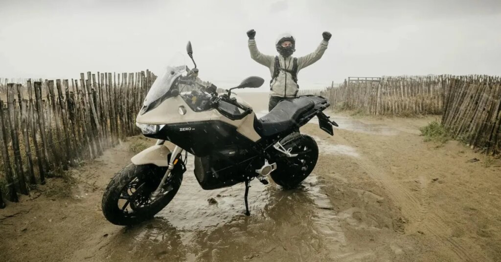 The world record for the longest electric motorcycle ride has just been obliterated The world record for the longest electric motorcycle ride has just been obliterated