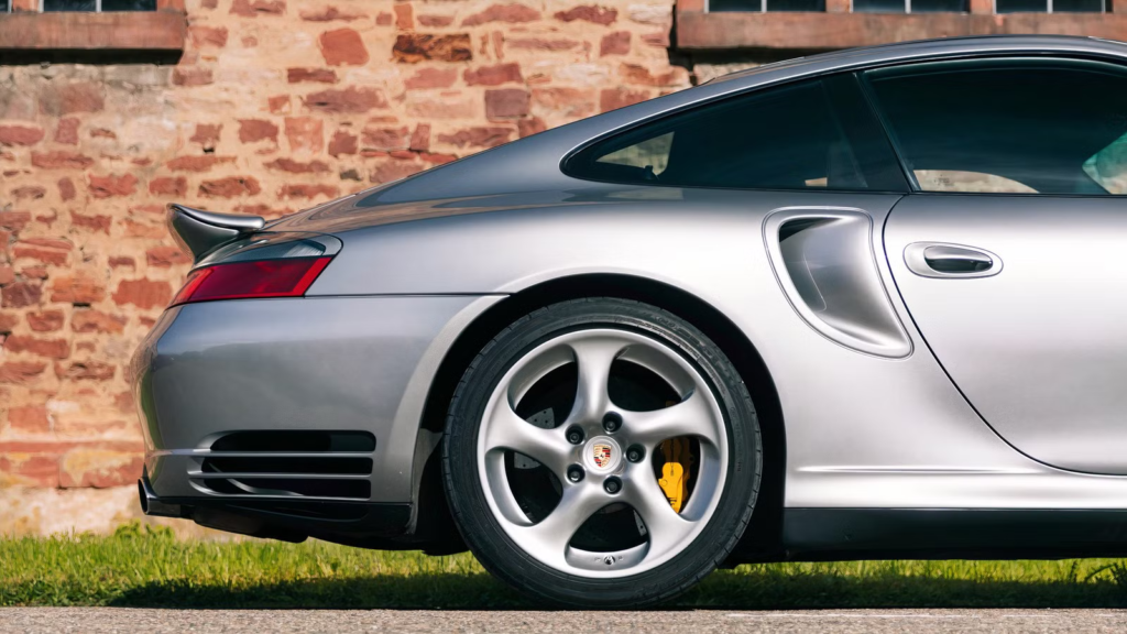 This 760,000-Mile Porsche 911 Turbo Proves That It’s The Ultimate Daily Supercar This 760,000-Mile Porsche 911 Turbo Proves That It's The Ultimate Daily Supercar