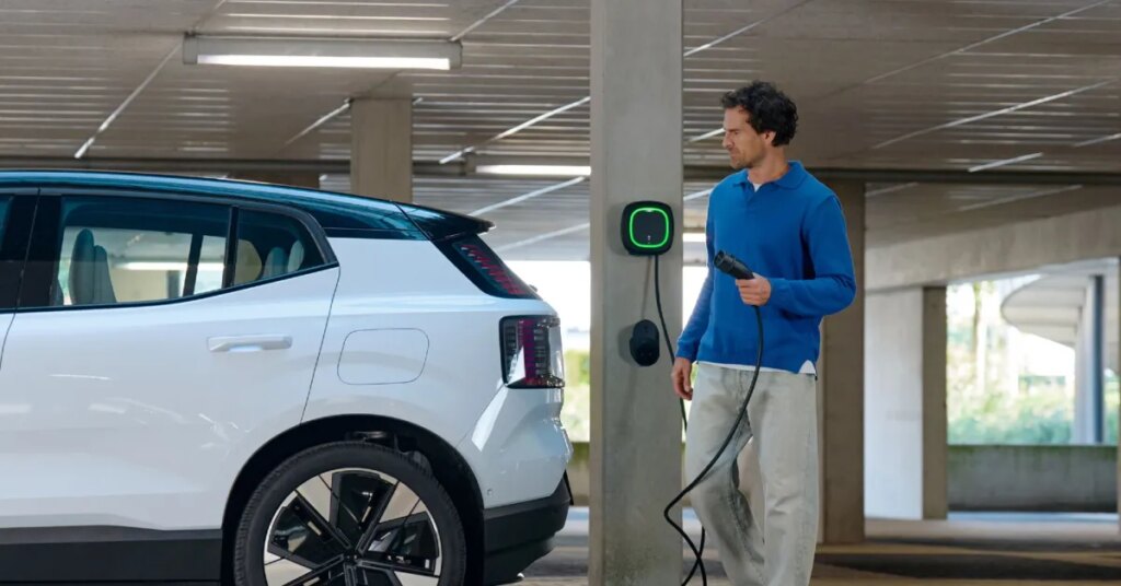 This Montréal airport now has 120 EV chargers, with 48 more on the way This Montréal airport now has 120 EV chargers, with 48 more on the way