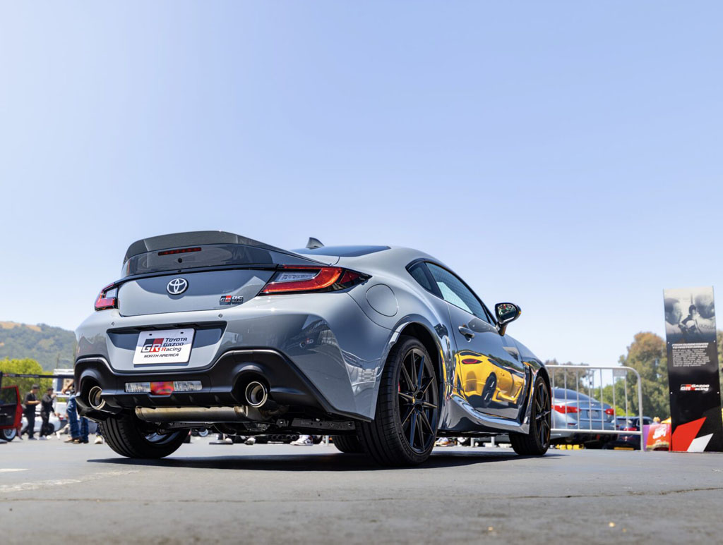 Toyota Tests New 2.0-Liter Inline-Four Engine in GR86, Hinting at a Big Change for Its Sports Car : Automotive Addicts Toyota Tests New 2.0-Liter Inline-Four Engine in GR86, Hinting at a Big Change for Its Sports Car : Automotive Addicts