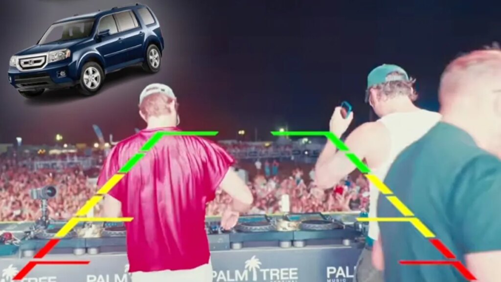 Using a 2010 Honda Pilot Backup Camera to Film a Concert Is Possible, Apparently